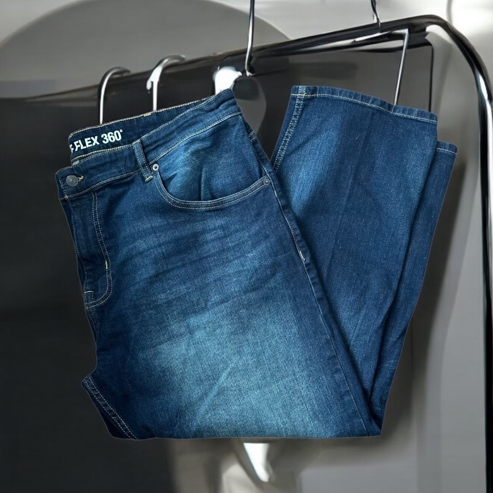 Foundry Flex 360° Relaxed Straight Leg Jeans